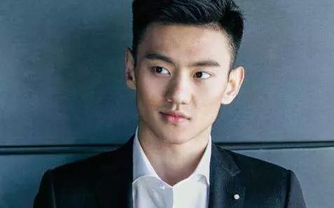 台湾近视男明星,聚焦视力挑战下的璀璨星途