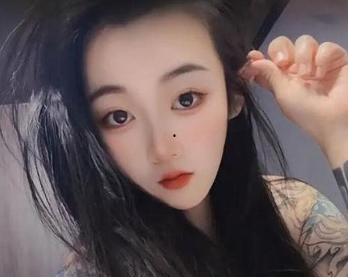 网红文身女,网红背后的故事与争议